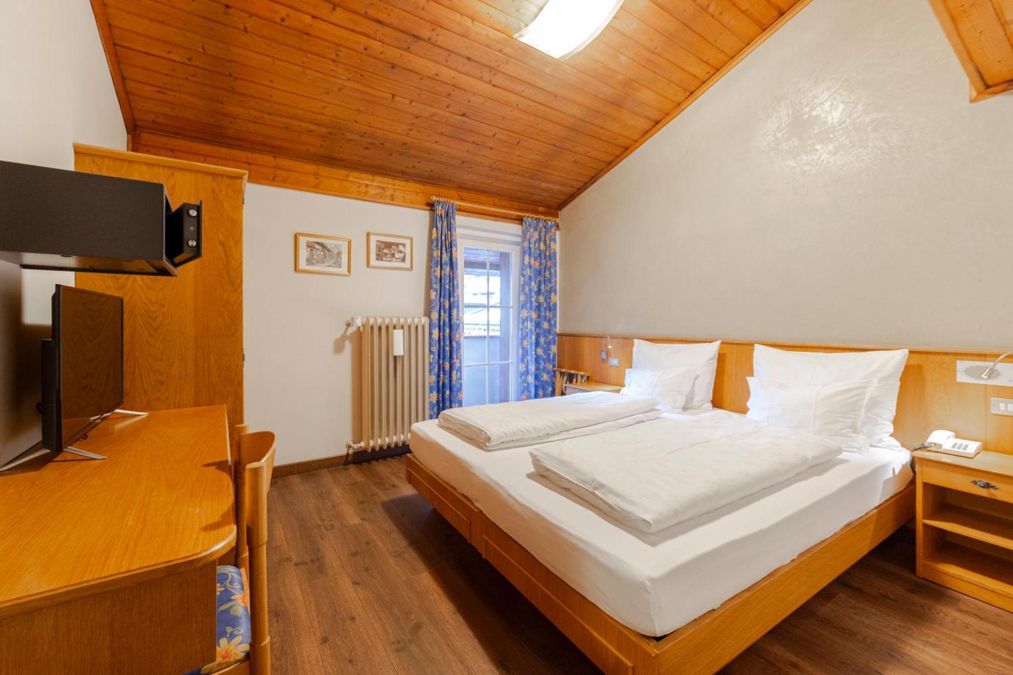 Hotel Stella Moena Buitenkant foto